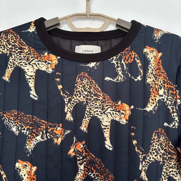 Urban Outfitters Leopard Animal Novelty All Over Print AOP quilted sweatshirt - Picture 5 of 10